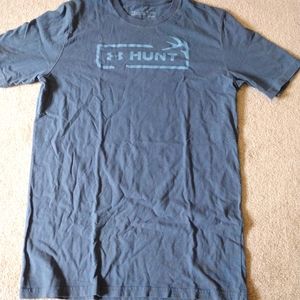Under Armour:  HUNT boys small shirt